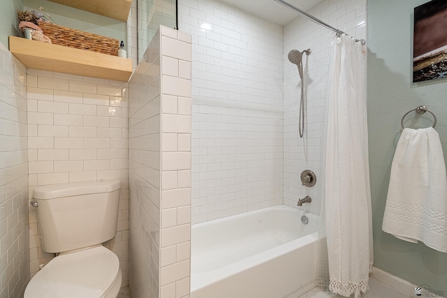 full bath with toilet and shower / tub combo with curtain