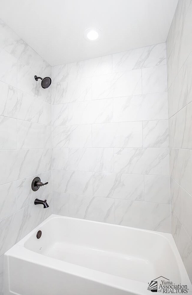 12653 E 51st Pl, Yuma, AZ 85367 - full bath featuring washtub / shower combination