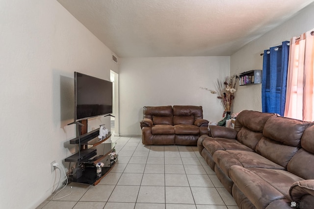 1127 S 13th Ave, Yuma, AZ 85364 - living area featuring light tile patterned floors