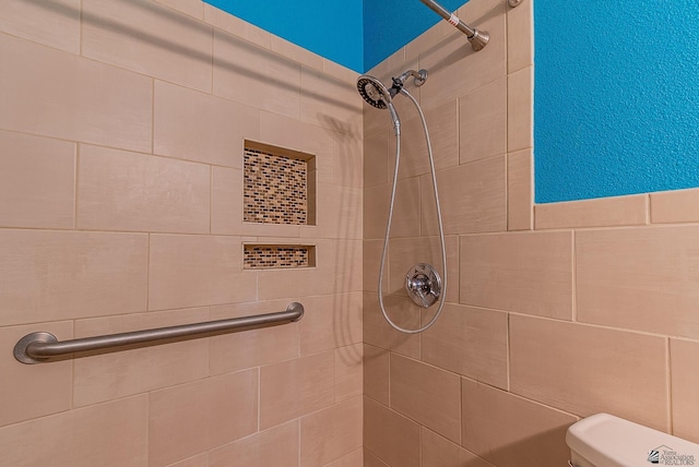 1221 S 10th Ave, Yuma, AZ 85364 - full bath featuring tiled shower and toilet