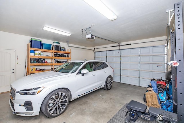 3674 W 39th St, Yuma, AZ 85365 - garage with a garage door opener