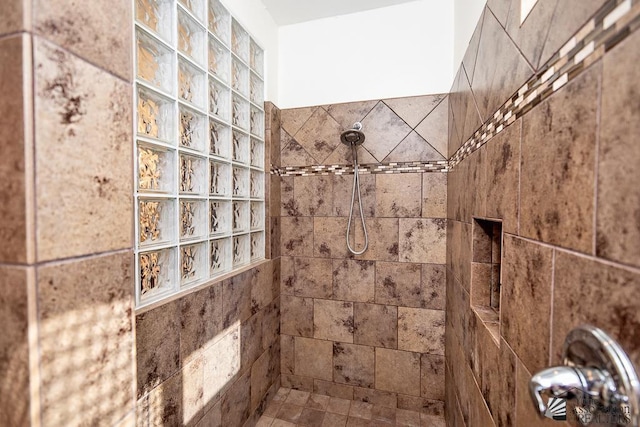 3674 W 39th St, Yuma, AZ 85365 - bathroom featuring a walk in shower
