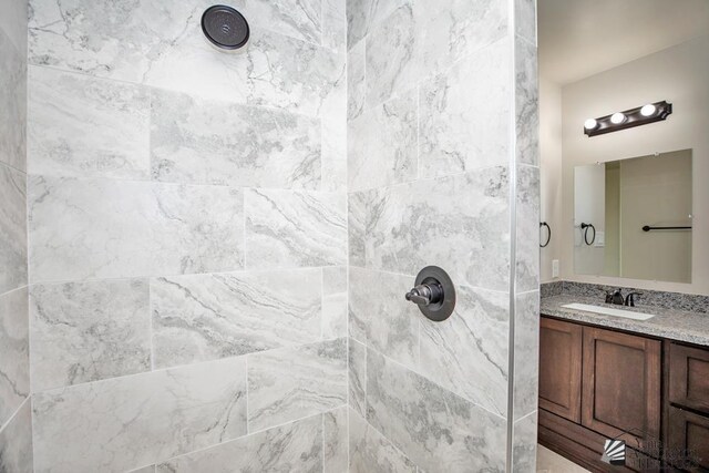 12663 E 51st Pl, Yuma, AZ 85367 - full bathroom with a tile shower and vanity