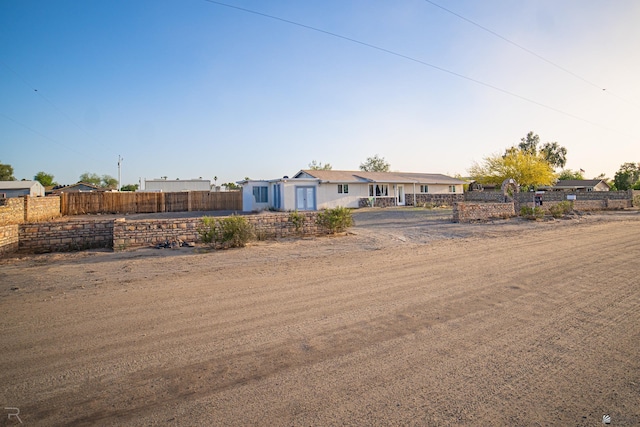 12687 E 42nd Pl, Yuma, AZ 85367 - ranch-style house featuring fence