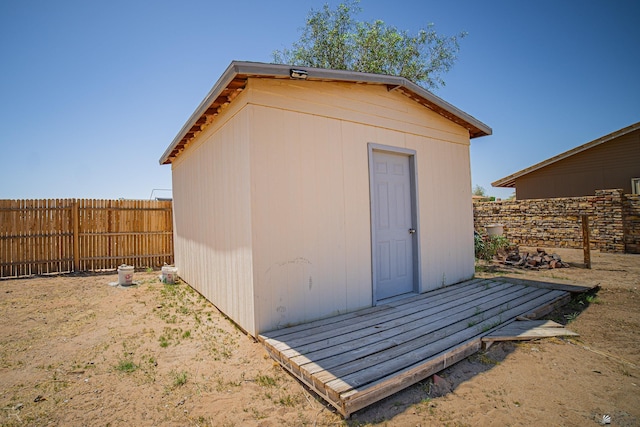 12687 E 42nd Pl, Yuma, AZ 85367 - view of shed featuring a fenced backyard