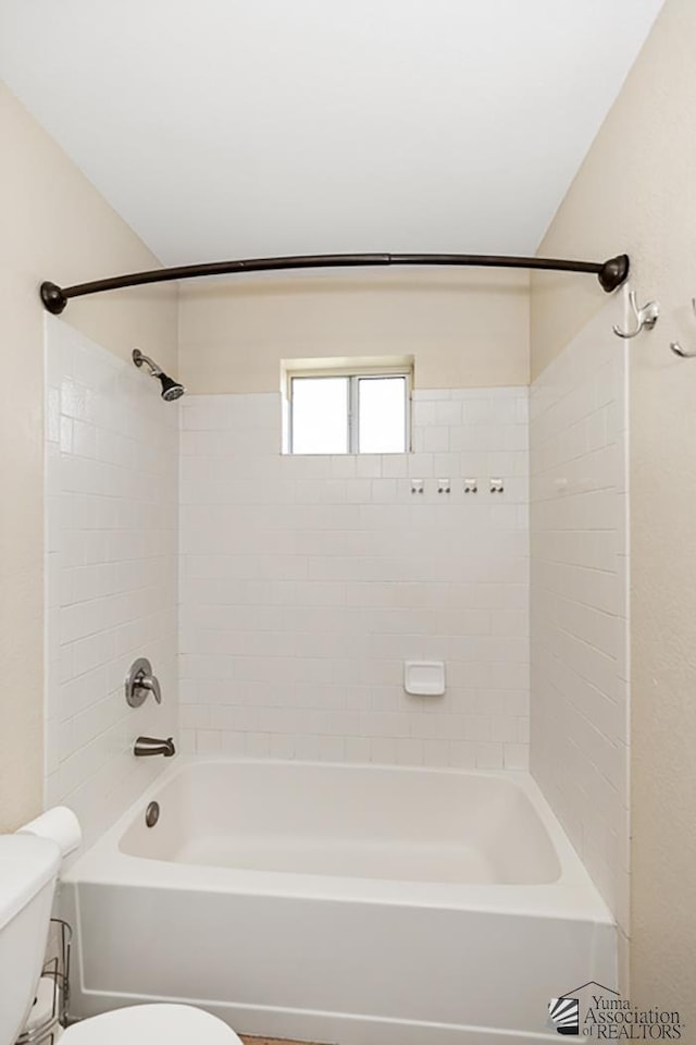 11279 E 26th Ln, Yuma, AZ 85367 - bathroom featuring toilet and bathing tub / shower combination