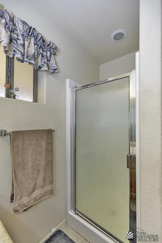 13405 E 54th St, Yuma, AZ 85367 - bathroom featuring a stall shower