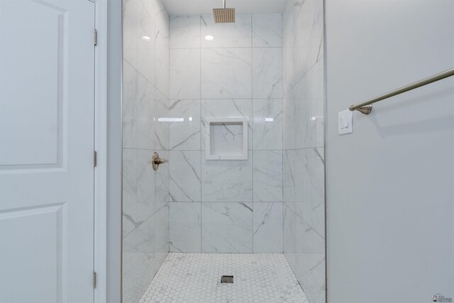 3539 S Akers Way, Yuma, AZ 85365 - bathroom with a tile shower