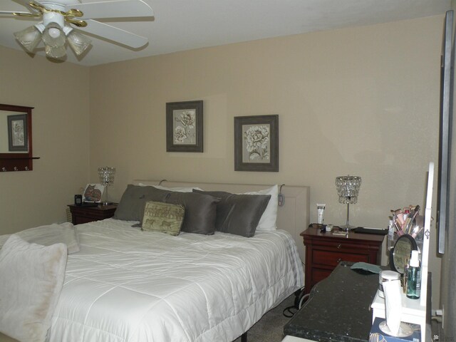 10224 S Fairway Ln, Yuma, AZ 85367 - bedroom featuring a ceiling fan