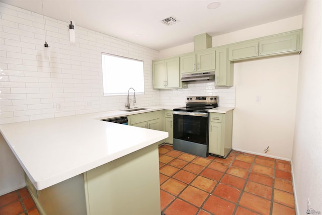 3120 W 16th Pl, Yuma, AZ 85364 - kitchen featuring stainless steel range with electric cooktop, under cabinet range hood, a peninsula, decorative backsplash, and green cabinets