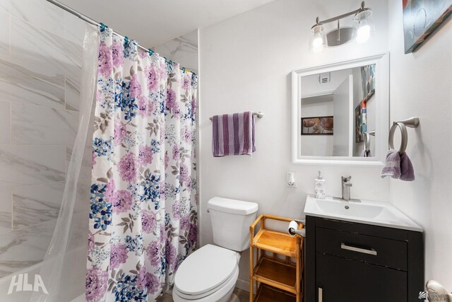 2605 S Nogales Ave, Yuma, AZ 85364 - full bath featuring vanity and shower / tub combo
