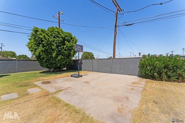 2605 S Nogales Ave, Yuma, AZ 85364 - view of fenced backyard