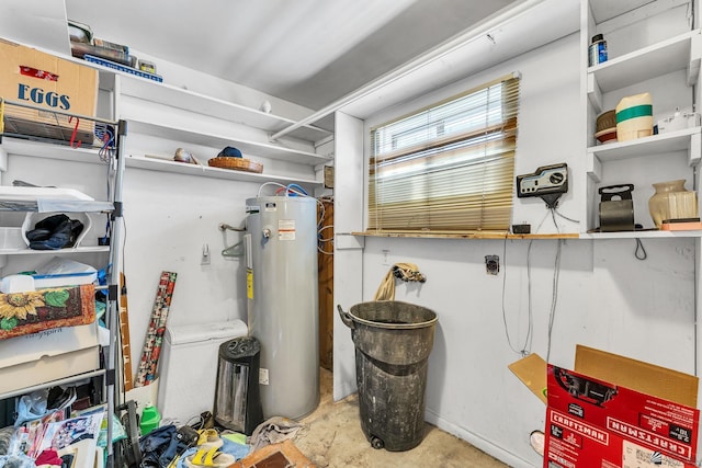 1802 S 11th Ave, Yuma, AZ 85364 - utility room featuring water heater