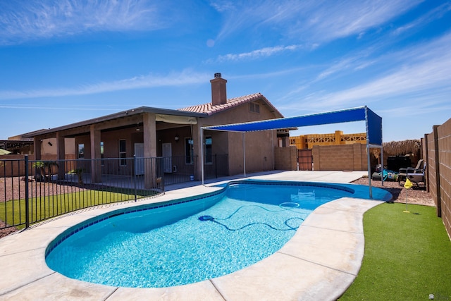 12839 S Drucilla Ln, Yuma, AZ 85367 - view of pool with a fenced backyard, a patio area, and a putting green