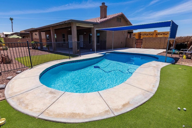 12839 S Drucilla Ln, Yuma, AZ 85367 - view of swimming pool featuring a patio and an area to practice putting