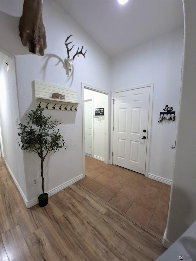 10178 S Cony Ave, Yuma, AZ 85367 - foyer featuring wood finished floors and baseboards