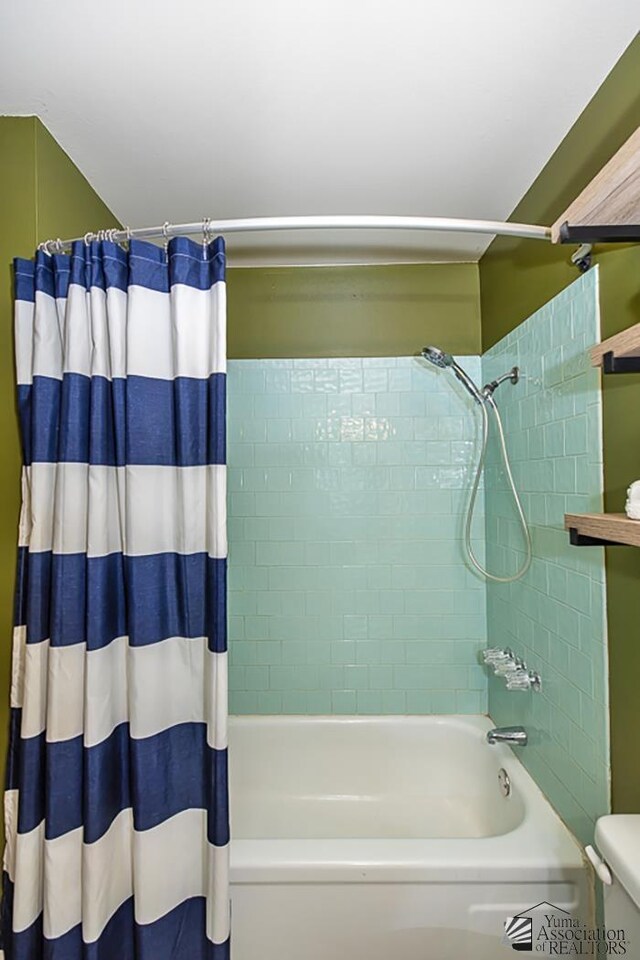 1878 S Meadowbrook Ave, Yuma, AZ 85364 - full bath featuring shower / tub combo and toilet