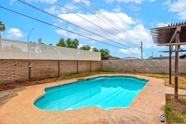1878 S Meadowbrook Ave, Yuma, AZ 85364 - view of pool with a fenced backyard