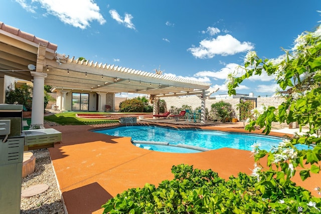 10538 S Del Vista Dr, Yuma, AZ 85367 - view of pool with a pergola, a patio, and a pool with connected hot tub