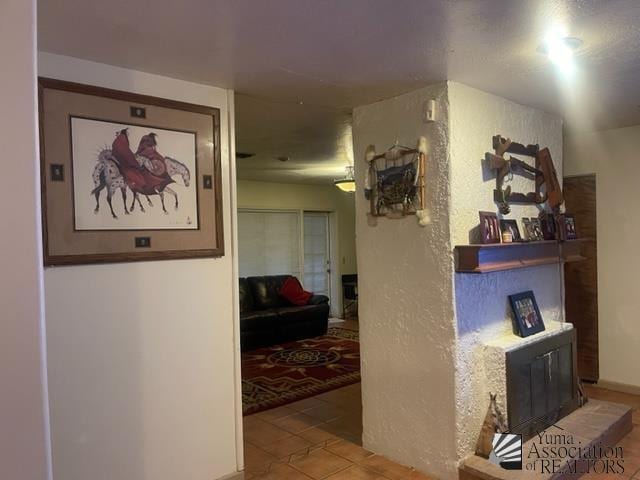 1671 W Del Oro Ln, Yuma, AZ 85364 - hallway with tile patterned floors