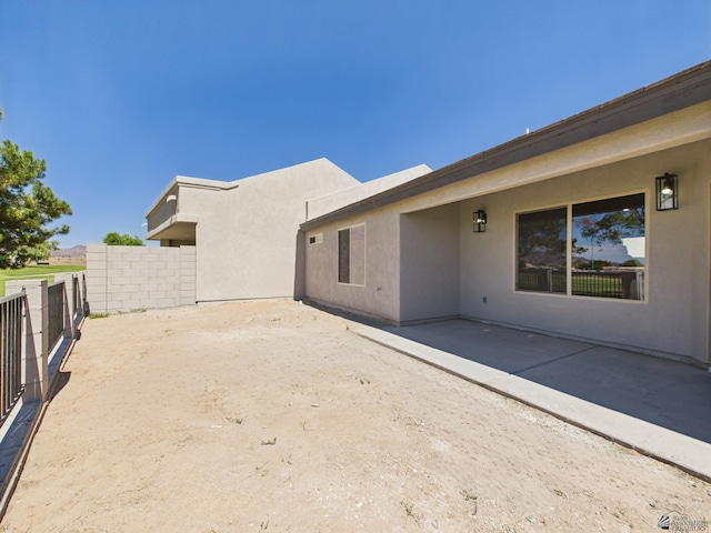 12116 E Calle Del Cid Unit B, Yuma, AZ 85367 - view of yard featuring a patio area
