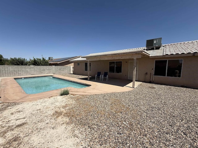 6347 E 44th Pl, Yuma, AZ 85365 - view of pool featuring a fenced backyard and a patio area