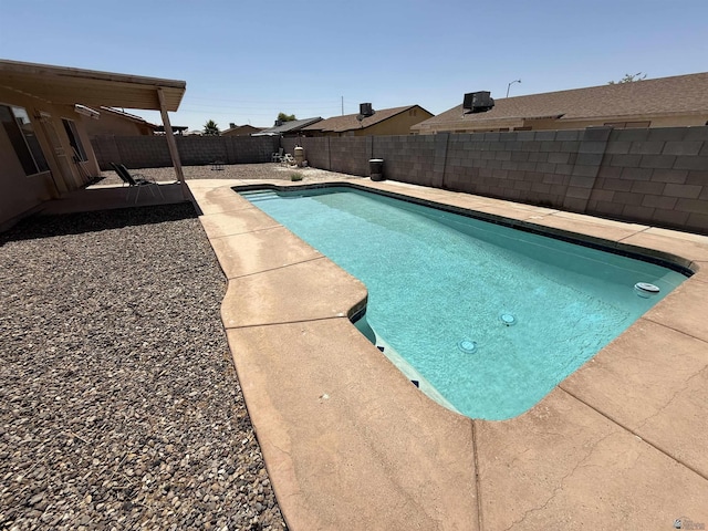 6347 E 44th Pl, Yuma, AZ 85365 - view of pool featuring a patio area and a fenced backyard