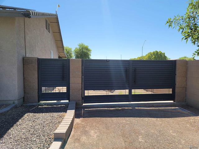 2193 S 40th Dr, Yuma, AZ 85364 - view of gate