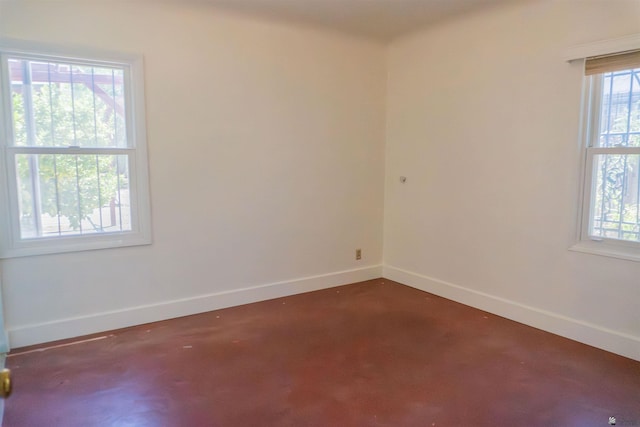 577 S 8th Ave, Yuma, AZ 85364 - unfurnished room with plenty of natural light