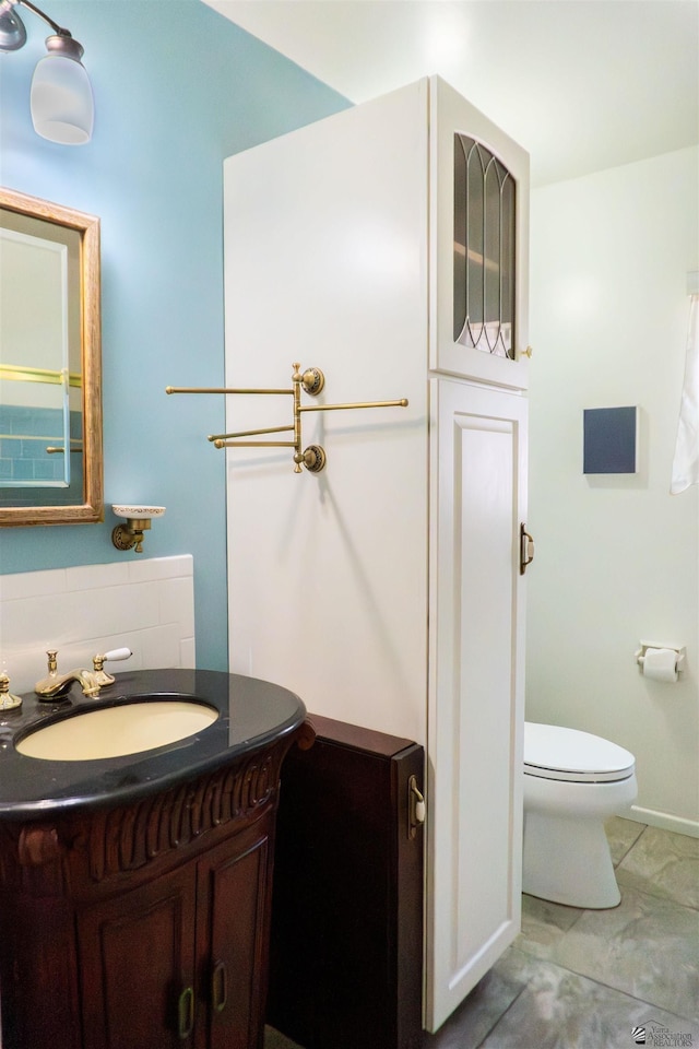 577 S 8th Ave, Yuma, AZ 85364 - bathroom with vanity and marble look tiles