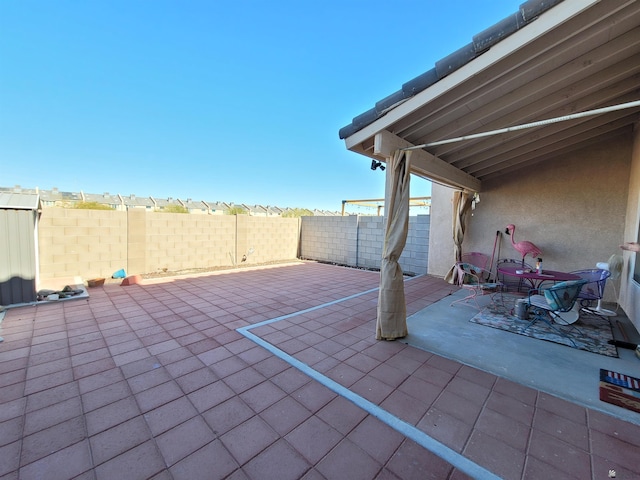 7270 E 38th Ln, Yuma, AZ 85365 - fenced backyard featuring a patio