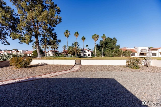 view of yard with a residential view