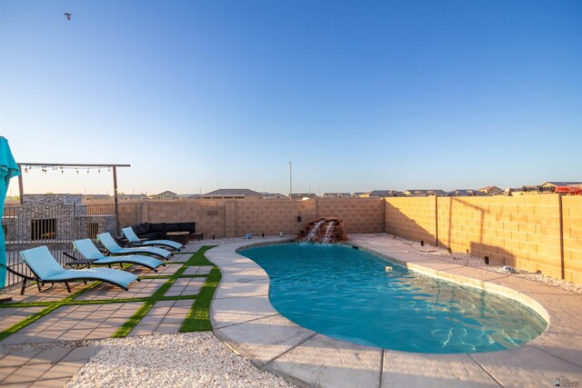 5712 E 45th Pl, Yuma, AZ 85365 - view of swimming pool featuring a fenced backyard and a patio