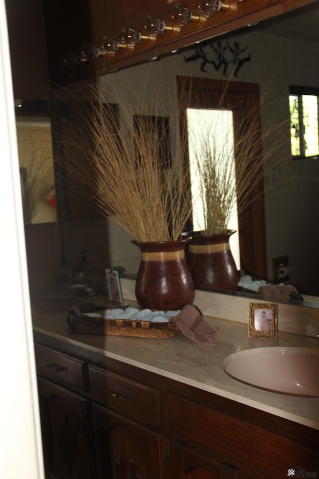 1936 W 15th Pl, Yuma, AZ 85364 - bathroom with vanity