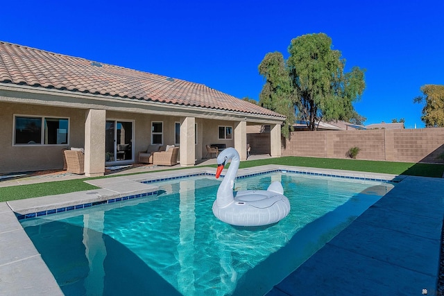 view of swimming pool