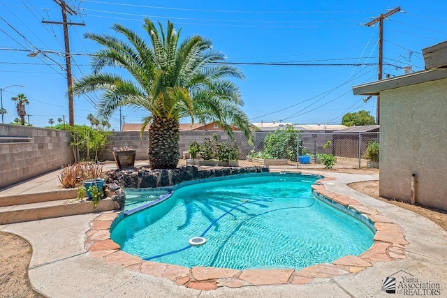 285 E 26th St, Yuma, AZ 85364 - view of pool with a fenced backyard