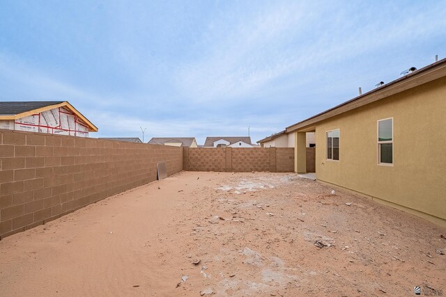 7972 E 34th Ln, Yuma, AZ 85365 - view of yard featuring a fenced backyard