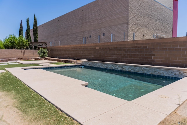 11519 E Del Verde St, Yuma, AZ 85367 - view of swimming pool with a fenced backyard