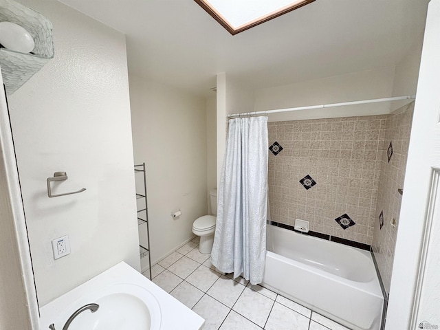 4447 W 14th Pl, Yuma, AZ 85364 - bathroom featuring tile patterned flooring, shower / bathtub combination with curtain, and vanity