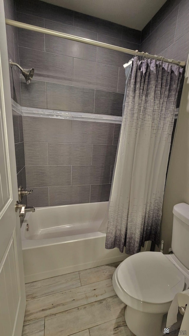 11569 Sonora St, Wellton, AZ 85356 - full bath with shower / bath combo, toilet, and wood finished floors