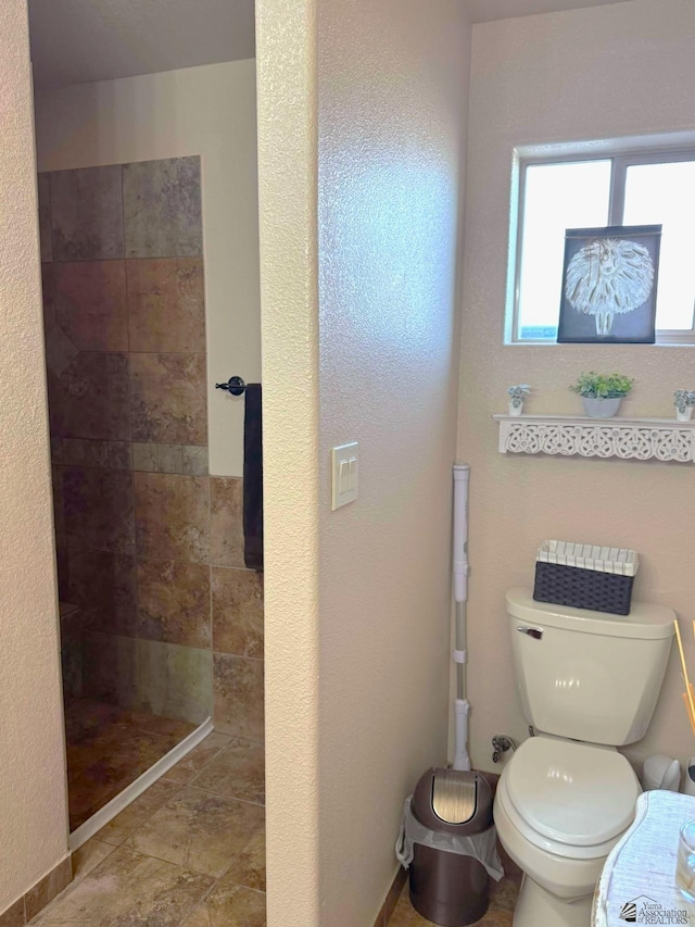 14551 E 49th St, Yuma, AZ 85367 - full bath featuring a walk in shower, toilet, and a textured wall