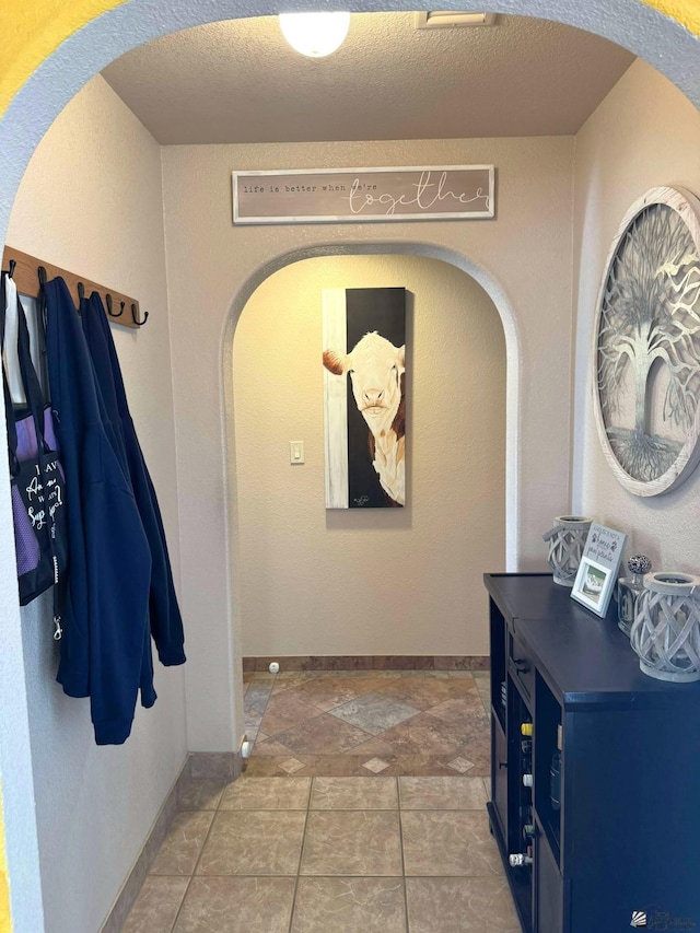 14551 E 49th St, Yuma, AZ 85367 - corridor with arched walkways and baseboards