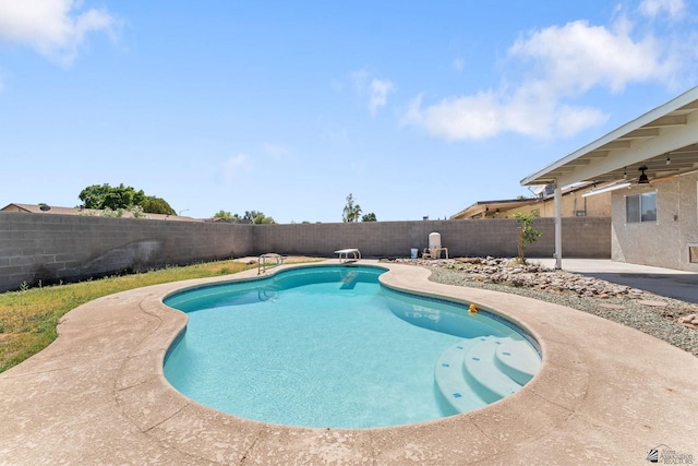 2213 W Pueblo St, Yuma, AZ 85364 - view of pool with a fenced backyard, ceiling fan, a patio area, and a diving board