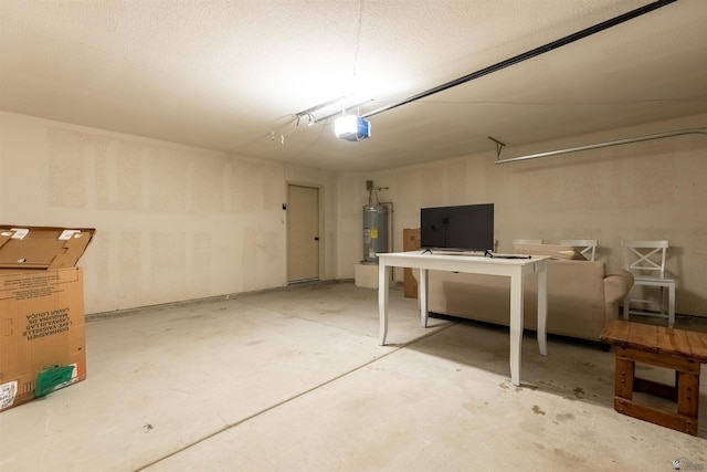 7959 E 43rd Pl, Yuma, AZ 85365 - garage featuring a garage door opener and water heater