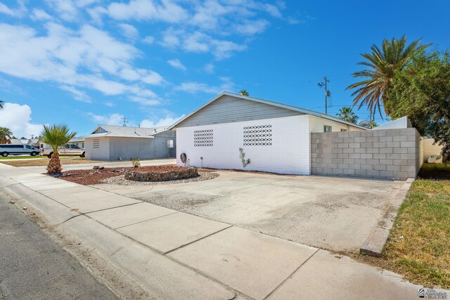 541 E Hacienda Dr, Yuma, AZ 85365 - view of front facade