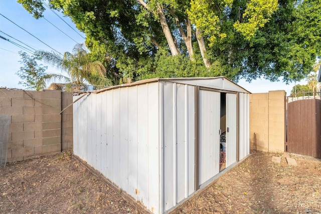 187 S San Clemente Dr, Yuma, AZ 85364 - view of shed featuring a fenced backyard