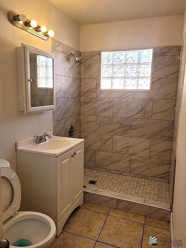 1429 S 12th Dr, Yuma, AZ 85364 - full bathroom with plenty of natural light, tiled shower, and tile patterned flooring
