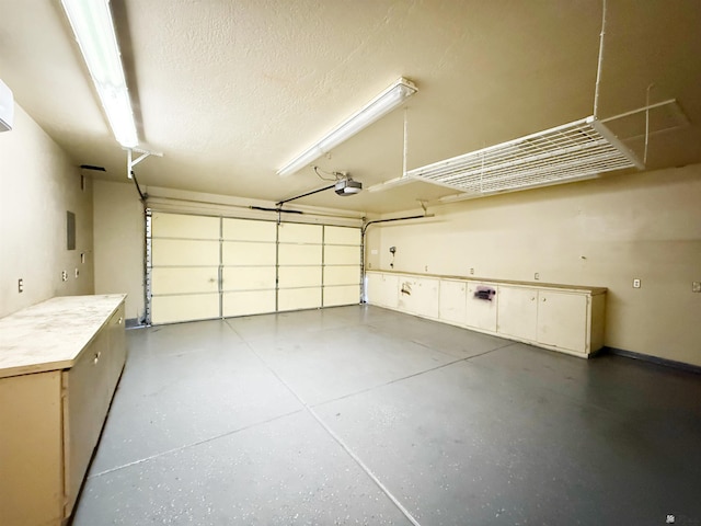 11451 E 27th Pl, Yuma, AZ 85367 - garage featuring a garage door opener