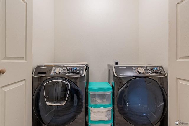 7309 E 37th Pl, Yuma, AZ 85365 - laundry room featuring independent washer and dryer