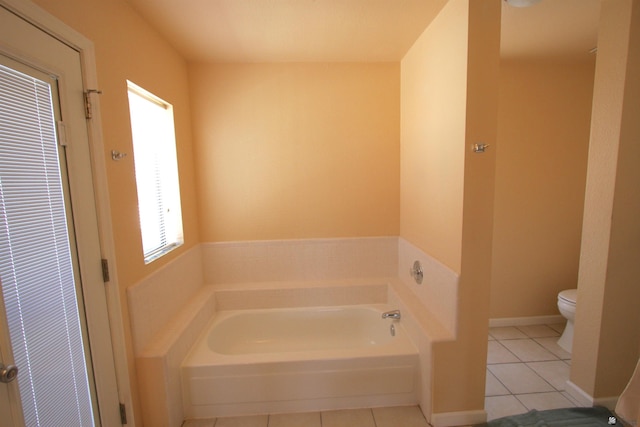 12459 E Del Rey Dr, Yuma, AZ 85367 - full bath featuring a garden tub, tile patterned flooring, and toilet